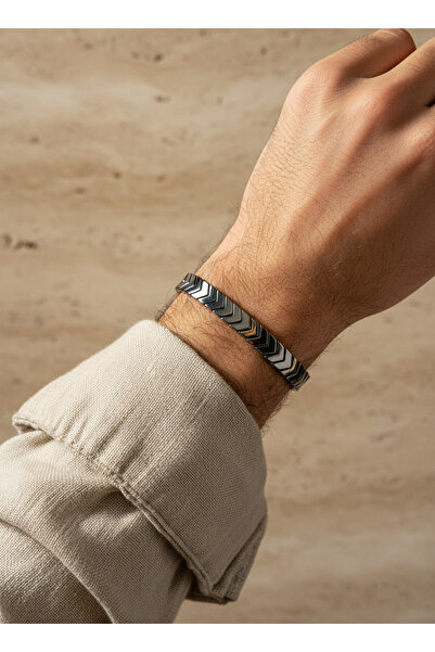 Valmont Men's Smoked Metallic Arrow Detailed Modern Bracelet