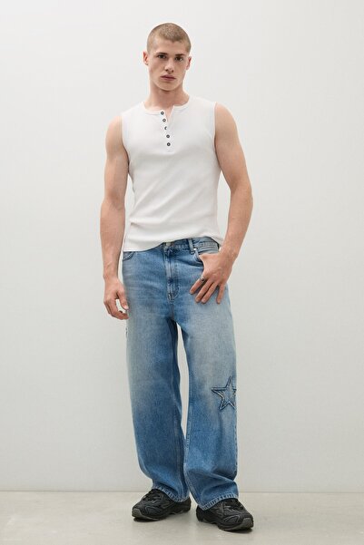 Bershka Yıldız yamalı baggy fit jean