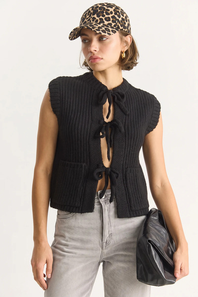 Efnaz style Women's Front Tie Pocket Detailed Knitwear Black Vest