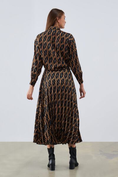 Gusto Satin Pleated Skirt with g Logo - Black