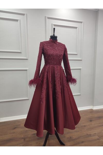 sade abiye Kırmızı Nakış Işlemeli Tüylü Özel Tasarım Abiye