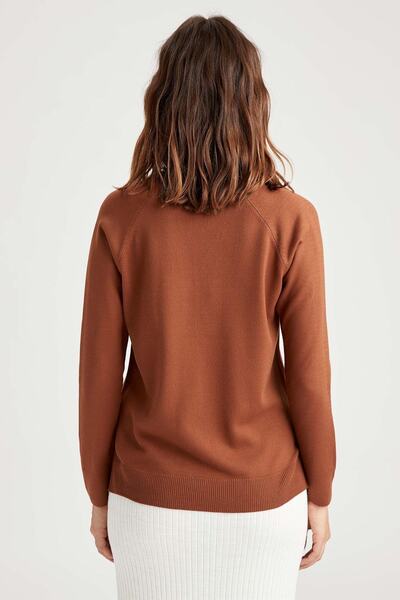 DeFacto Γυναικείο πουλόβερ πλεκτό σε καφέ χρώμα με μακρύ μπροστινό κοντό μέρος, εξαιρετικά απαλό με υφή I6913AZ20AU