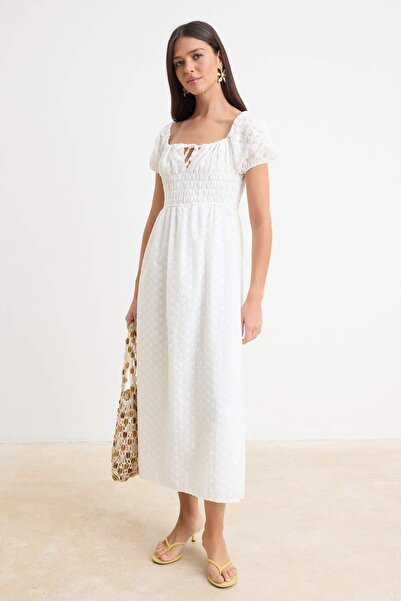 Trendyol Collection Rochie maxi țesută cu textură albă TWOSS26EL00683