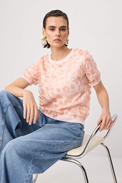 TRENDYOLMİLLA Pembe Üç Boyutlu Çiçek Detaylı ve Tüllü Triko Bluz TWOSS26BZ00128