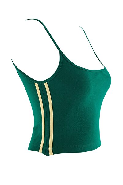 Trendyol Collection قميص داخلي محبوك من القطن بنسبة 100% بلون أخضر زمردي وياق...