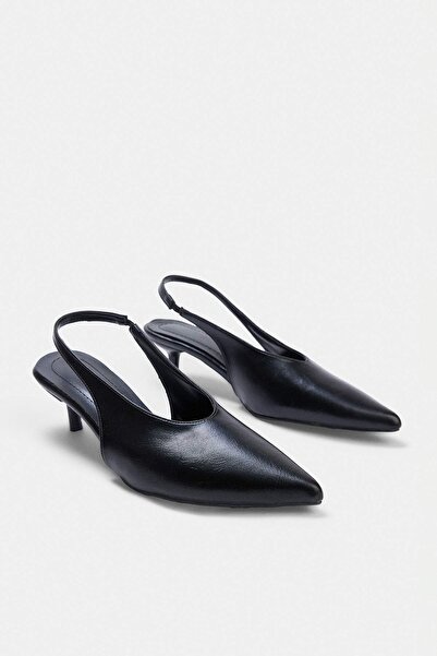 TRENDYOL SHOES حذاء نسائي بكعب كلاسيكي أسود 4 سم TAKAW27TO00005