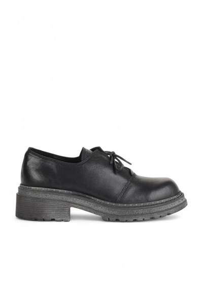 Bueno Shoes حذاء كلاسيكي نسائي من الجلد الأسود 01wd2103
