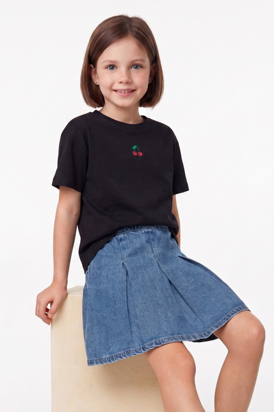 Fulla Moda Devojčica majica sa izvezenim trešnjama i okruglim izrezom od moda...