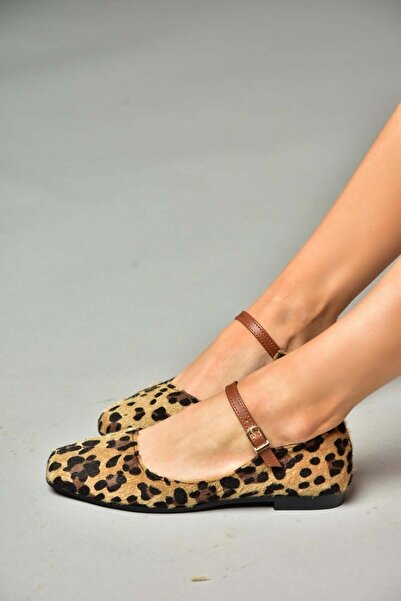 Fox Shoes S726252502 Zamszowe baleriny damskie w panterkę