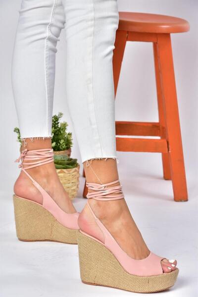 Fox Shoes P572180809 حذاء نسائي بكعب عريض وربطة للكاحل