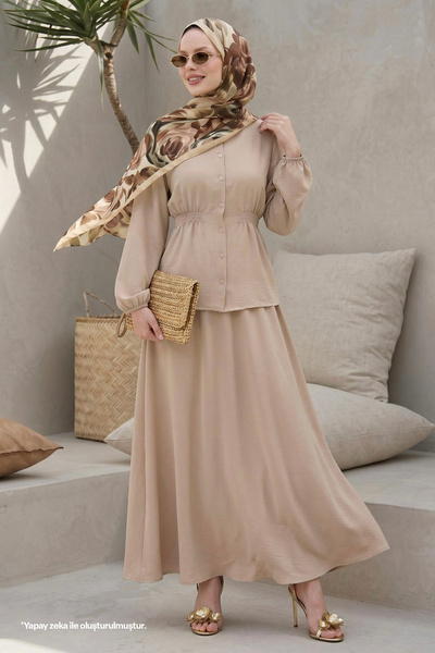 InStyle Costum Ayrobin bej cu fustă și gipeli