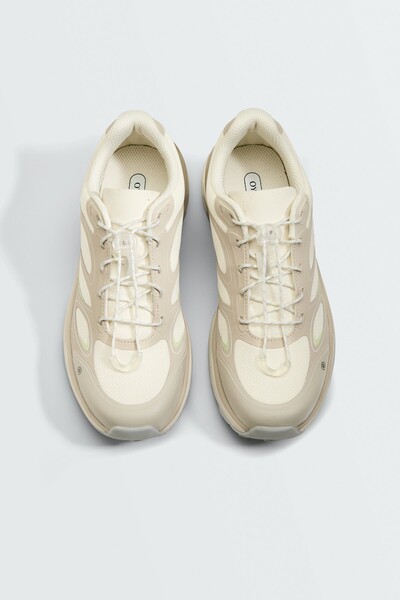 Oysho Mountain-style trainers