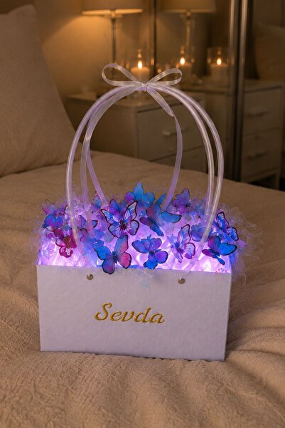 Solemia Kişiye Özel İsimli Kelebekli Çiçek Buketi Sepeti RGB Led Işıklı Kelebek Çantası Arkadaşa, Kıza, Sevgiliye Hediye
