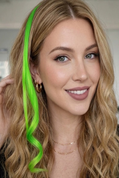 CAŞ DEKORASYON Green Color Wavy Side Clip-In Hairpiece 45 cm (2 Pieces)