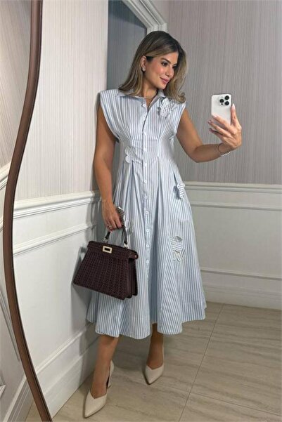 Neşeli Butik فستان نسائي من قماش البوبلين الأزرق بتصميم مزين بالزهور وتفاصيل ...