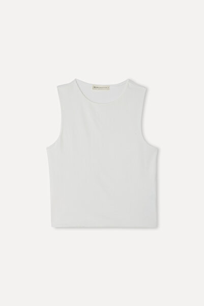 Mudo Women's Off-White Fitted Crew Neck Tank Top