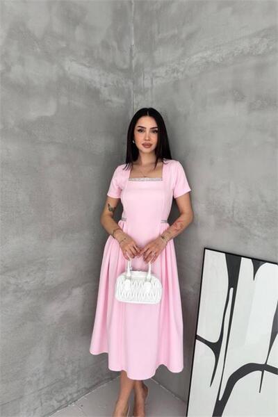 Neşeli Butik Γυναικείο ροζ φόρεμα με τετράγωνο γιακά, πέτρινη λεπτομέρεια στη...