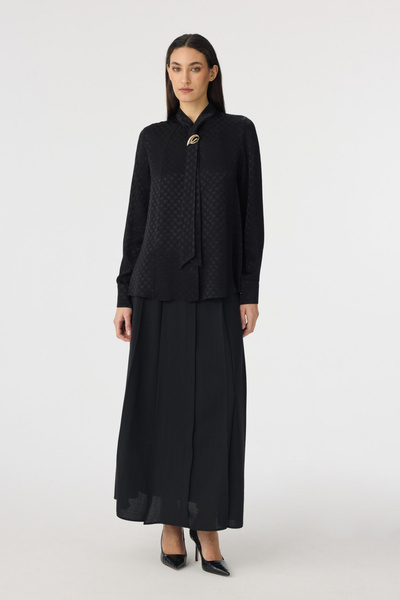Zühre Elegant Black Shirt with Textured Scarf Detail 0143