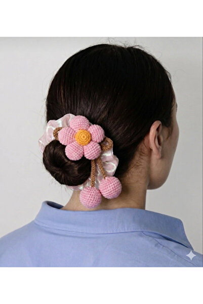 LİNACO El Örgüsü Amigurumi Pembe Çiçekli Ve Kirazlı Lüks Scrunchie Simli Topu...