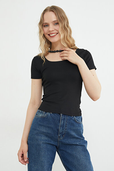 Fulla Moda Basic U Neck Cropped T-Shirt