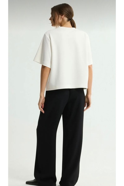 yasse Women's Modal Fabric Oversize T-Shirt with Pockets and Stone Collar