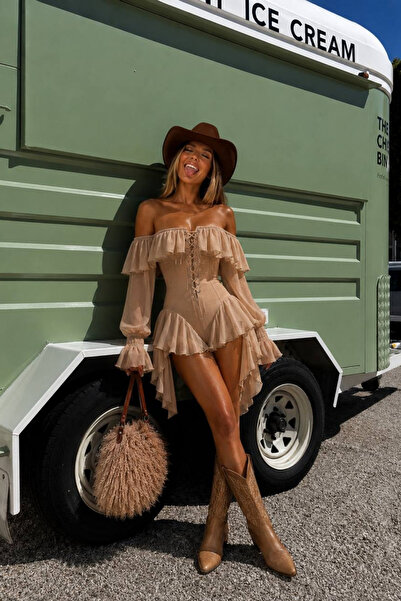 Love Fab Off-Shoulder Bird's Eye Detail Ruffled Bodysuit Model Suede Shorts J...