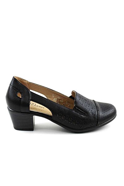 mm Women's comfortable shoes, with side cutouts, perforated Q261-BLACK