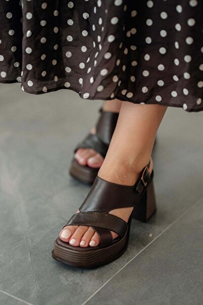 Parponi Pantofi de damă Nero din piele naturală cu toc platformă, maro