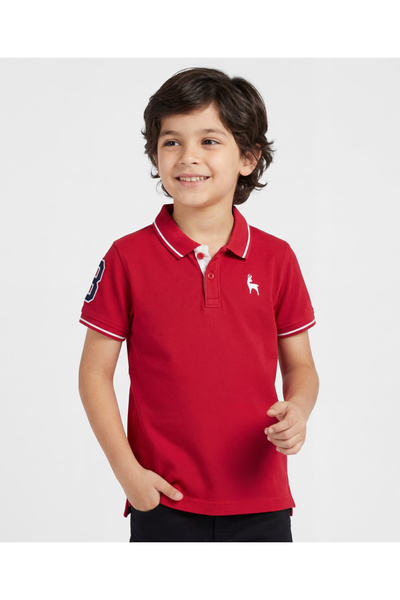 Pine kids قميص بولو قطني محبوك بأكمام نصفية مع تطريز على شكل غزال - أحمر