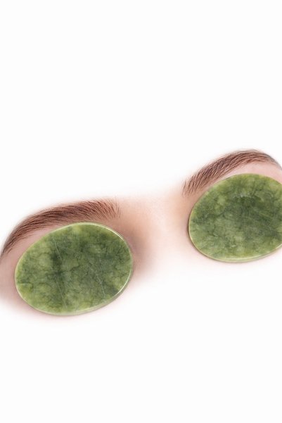 GENERIK Jade Eye Stones – Cooling Facial Massage for Puffy Eyes