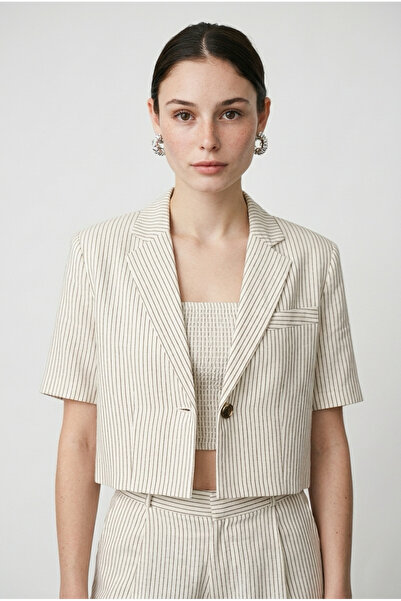 Quzu vatkalı crop blazer ceket