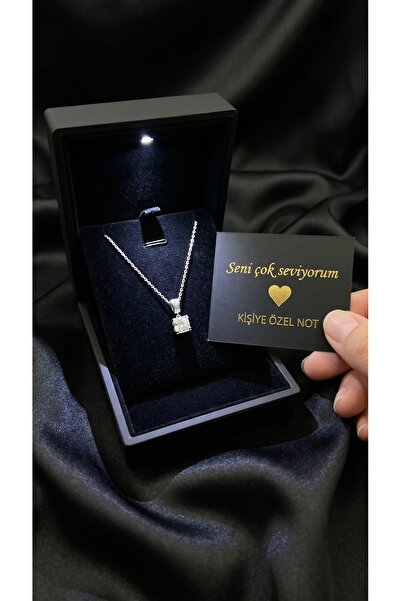 Livora Jewelry Işıklı Hediye Kutulu Orijinal 925 Ayar Gümüş Mosanit Taşlı Tek...