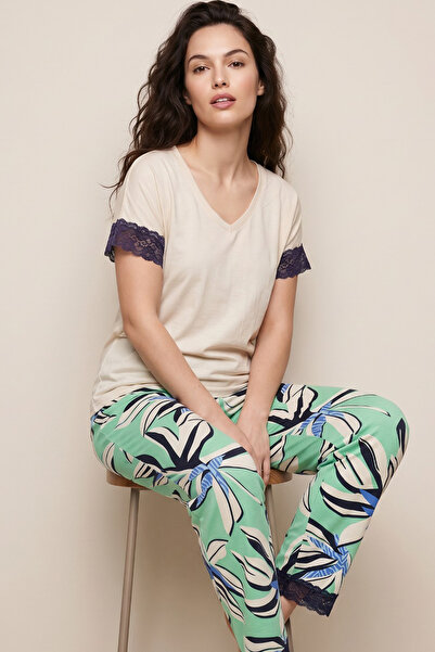 Siyah İnci Cream Patterned Lace Detailed Viscose Knitted Pajama Set26119122