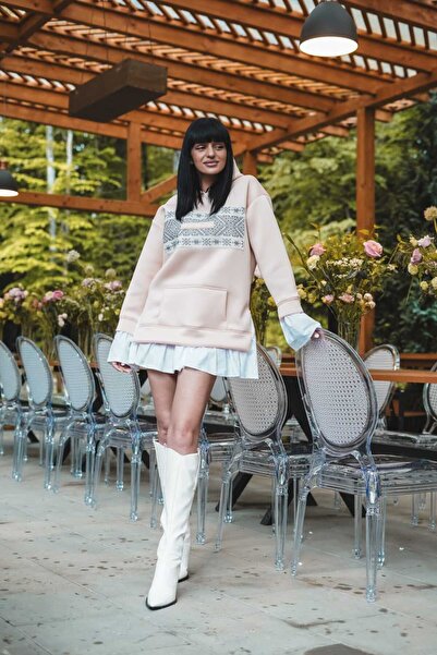 NAGUN Rose sweatshirt with traditional details