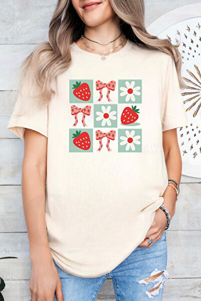 Sarah's Boutique Women's T-shirt – 100% cotton – Strawberry Grid