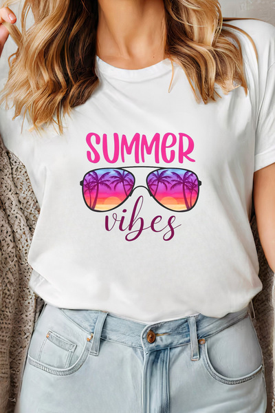 Sarah's Boutique Women's T-shirt – 100% cotton – Sunset Glasses