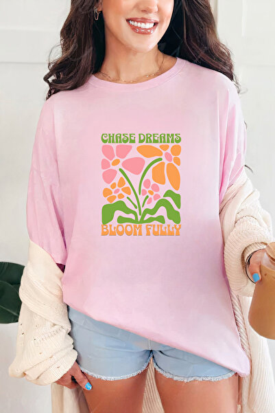 Sarah's Boutique Women's T-shirt – 100% cotton – Chase Dreams