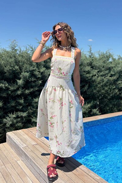 Mine Tan Butik Φόρεμα με λουλουδάτο σχέδιο και λεπτομέρεια δεσίματος στην πλάτη