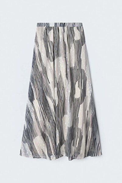 Sateen Patterned Flared Skirt - Black