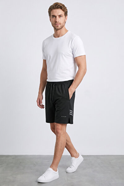 Fulla Moda Geometric Patterned Shorts with Zippered Pocket