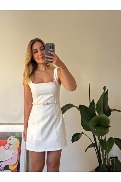 Butik BEYAZ KARE YAKA KEMER DETAYLI ELBİSE