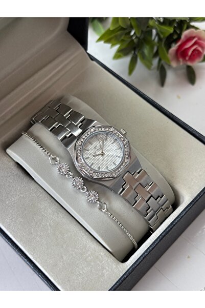 Homies Women's Wristwatch - Gold Silver Color - Adjustable Steel Band - Brace...
