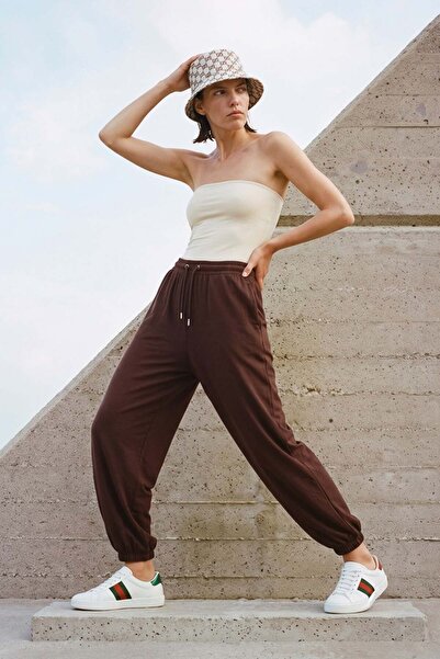BARRELS AND OIL Women's balloon modal jogger sweatpants - bitter brown