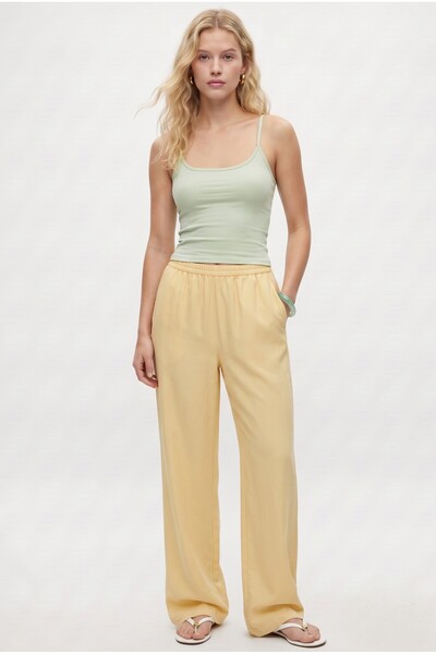 Ritnice Women's Garnet Linen Blend Loose Cut Woven Yellow Trousers