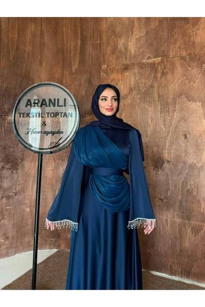 Aranlı tekstil Prenses Kesim Drapeli Kolu Taş Püsküllü Tesettür Abiye