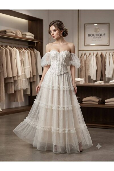 Pyramid masterpieces The Dress of the Ambiguous Age