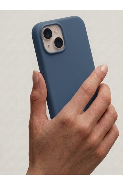 IPhone 15 Uyumlu İçi Kadife Logolu Silikon Kılıf Kapak