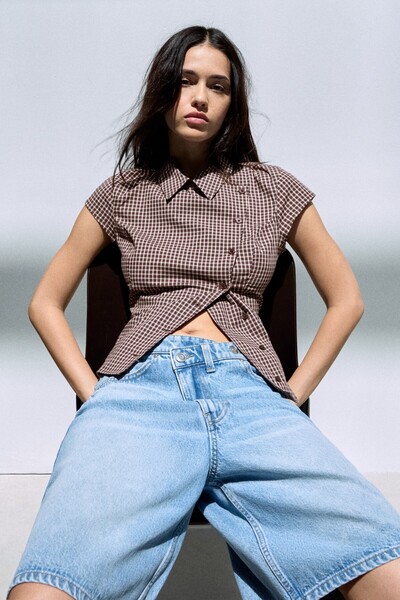 Bershka Çapraz düğmeli kısa kollu gömlek