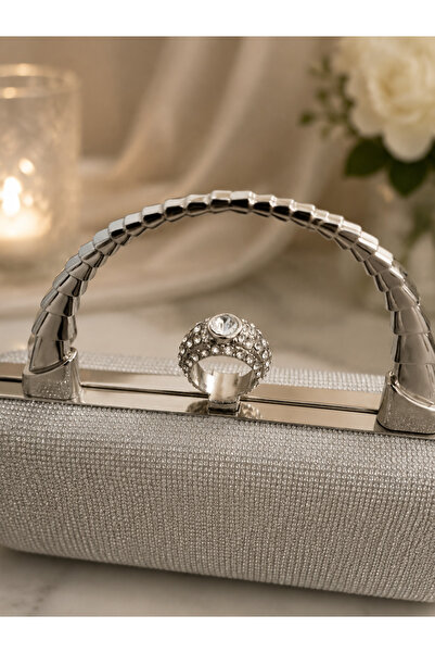 0115 Luxurious Evening Bag with an Elegant and Luxurious Design,