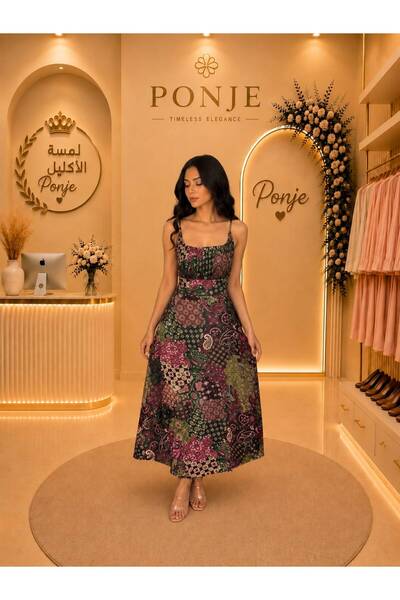 genric A Dress That Combines the Magic of High-End Patterns.